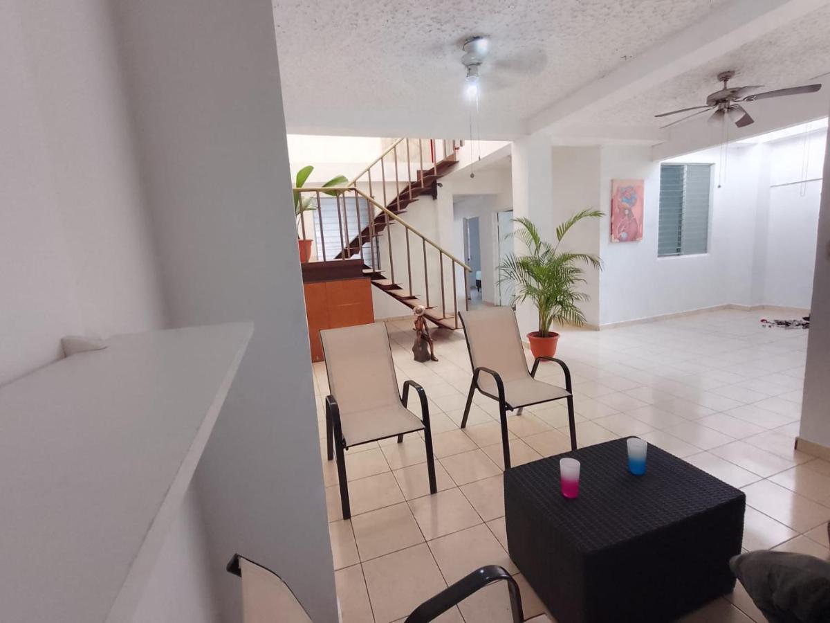 Hostal Los Heroes Antiguo Cuscatlán Εξωτερικό φωτογραφία