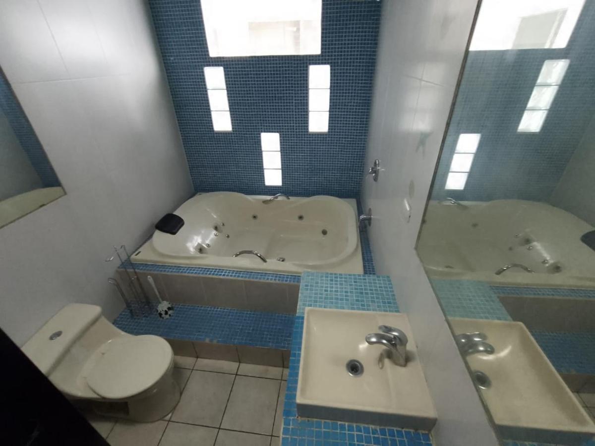 Hostal Los Heroes Antiguo Cuscatlán Εξωτερικό φωτογραφία